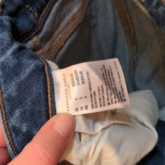 AE Mom Jean - Picture 3 of 4